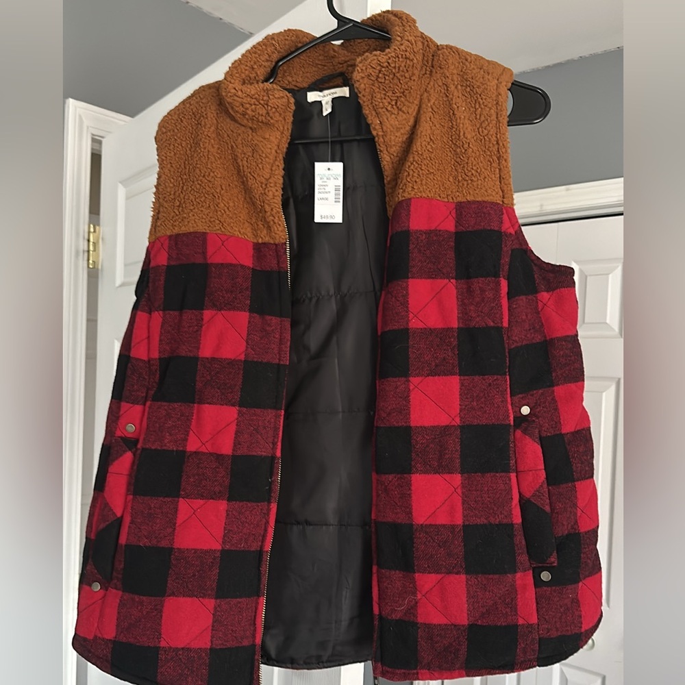 NWT Maurice’s size Large vest warm